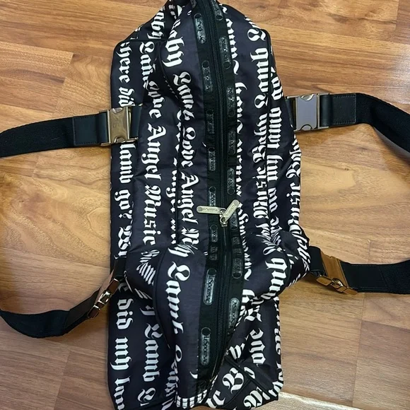 L.A.M.B. by Gwen Stefani Large Hella Tote - Picture 9 of 16